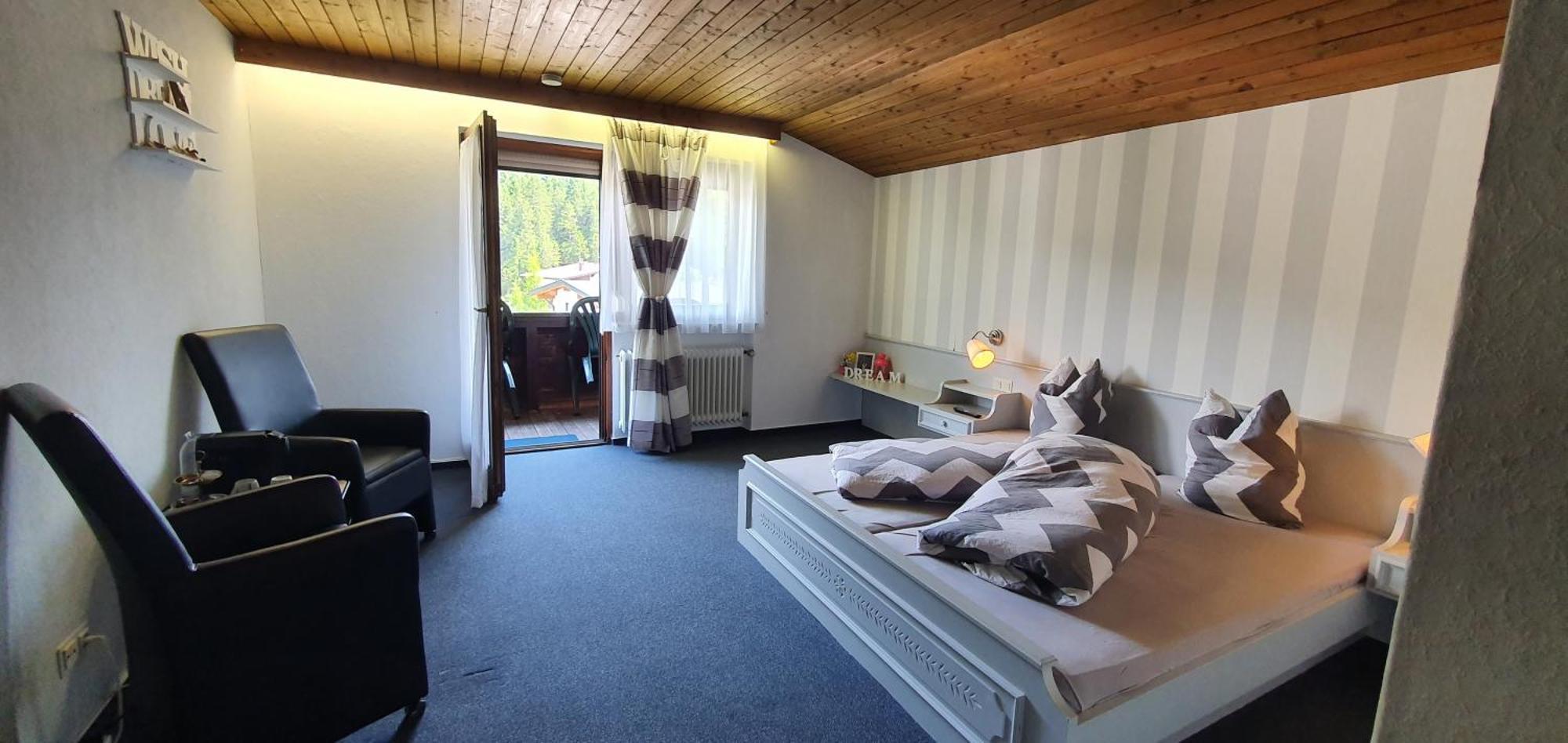 Mountain Motel ロイタシュ エクステリア 写真
